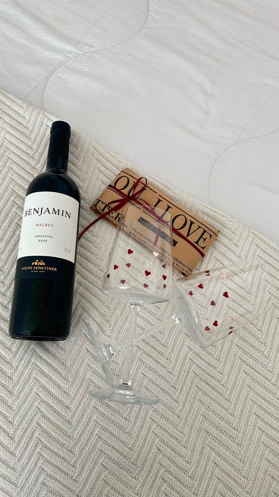 Vinho e duas taças